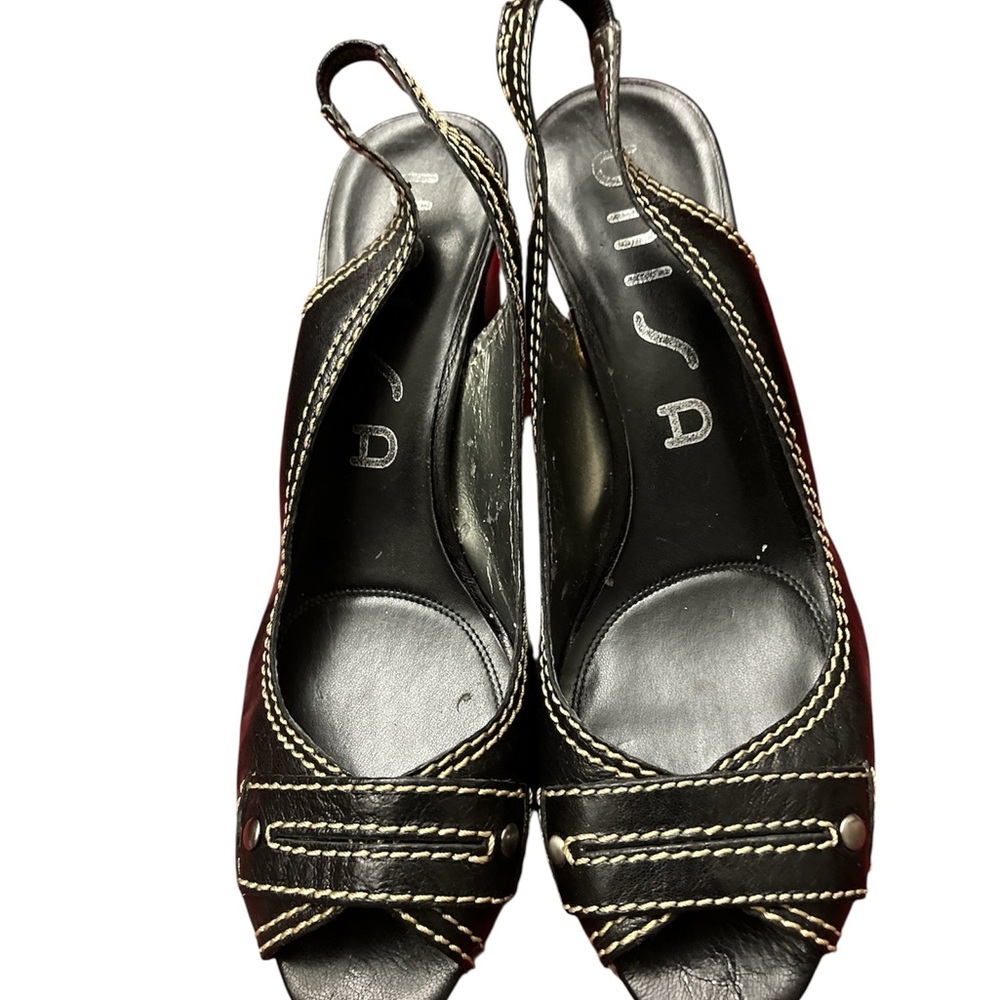 Unisa Black Peep-Toe Slingback Sandals with Contrast Stitching